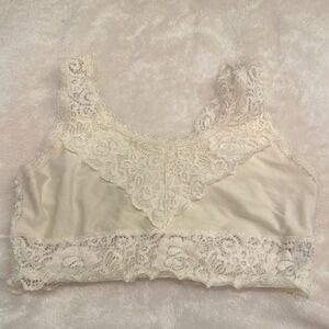 Altar’d State Off-White / Cream Lace Bralette EUC Size M/L Stretchy